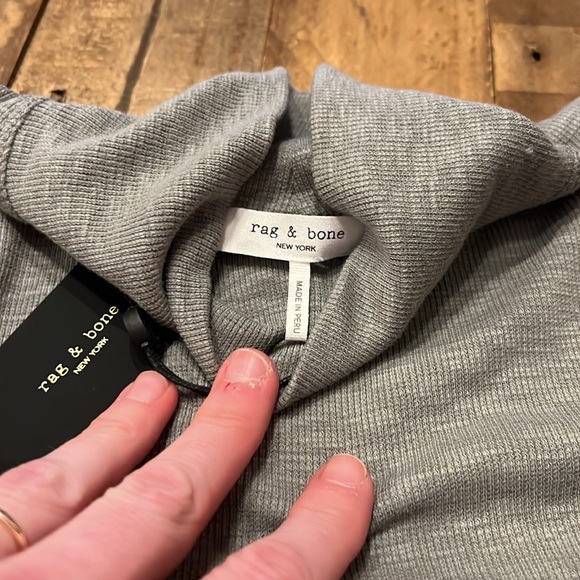 Rag & Bone Mock Neck turtleneck - Picture 4 of 7